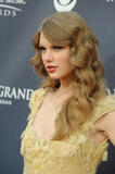 th_80229_Taylor_Swift_46thAnnualAcademyOfCountryMusicAwards_J0001_009_122_155lo.jpg