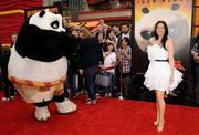 th_53285_LucyLiuKungFuPanda2premiereinLosAngeles22.5.2011_190_122_446lo.jpg