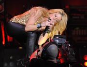 th_378992413_Shakira_PerformingNiceFrance_050611_011_122_531lo.jpg