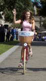 th_05191_celebrity_paradise.com_TheElder_KellyBrook2011_08_25_atTowerBridgepromotingSkyride19_122_83lo.jpg
