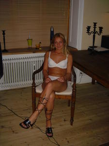 Sexy Blonde at Home and Outdoor t4ddgt17x6